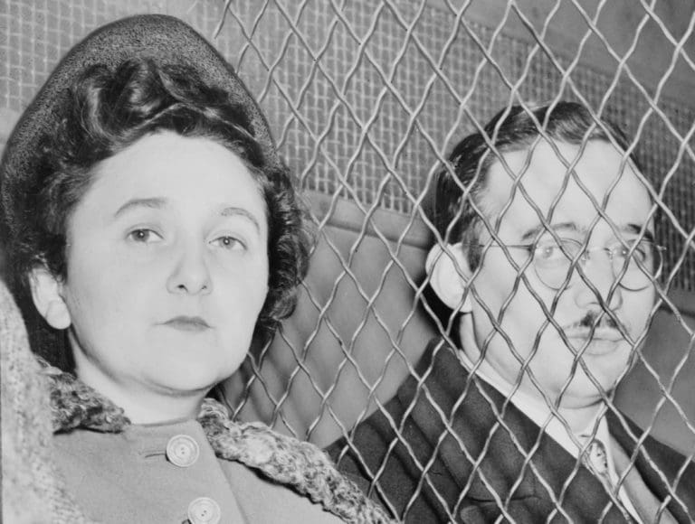 Lire la suite à propos de l’article Les époux Rosenberg : Une affaire d&rsquo;espionnage au cœur de la Guerre froide