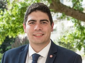 Lire la suite à propos de l’article Les félicitations du ministre de la Fonction publique à Elon Musk suscitent la polémique