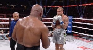 Lire la suite à propos de l’article Mike Tyson contre Jake Paul : Quand la boxe devient un spectacle sur Netflix
