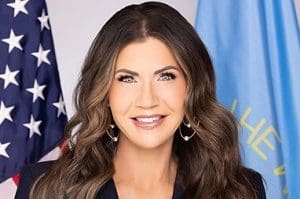 Lire la suite à propos de l’article USA : Donald Trump choisit Kristi Noem comme nouvelle secrétaire à la Sécurité intérieure