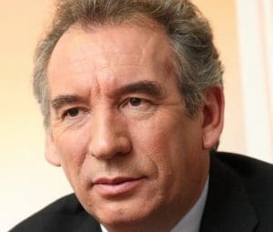 Lire la suite à propos de l’article François Bayrou : La folle matinée qui lui a permis d&rsquo;arracher Matignon