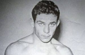 Lire la suite à propos de l’article Harry Haft : Le boxeur juif contraint à 76 combats à mort dans un camp nazi