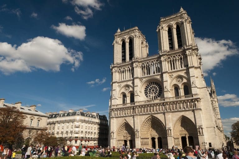 Lire la suite à propos de l’article Notre-Dame de Paris : L&rsquo;essentiel du concert a été enregistré ce vendredi en raison des conditions météorologiques