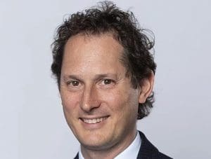 Lire la suite à propos de l’article Stellantis : Comment John Elkann, héritier de l’empire Agnelli, est devenu « le conquérant »