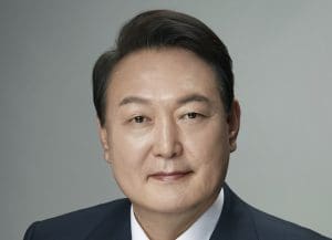 Lire la suite à propos de l’article Corée du Sud : l’arrestation spectaculaire du président Yoon Suk Yeol divise le pays