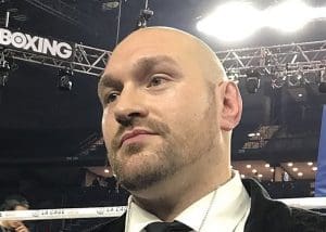 Lire la suite à propos de l’article Tyson Fury, légende de la boxe, annonce sa retraite surprise à 36 ans