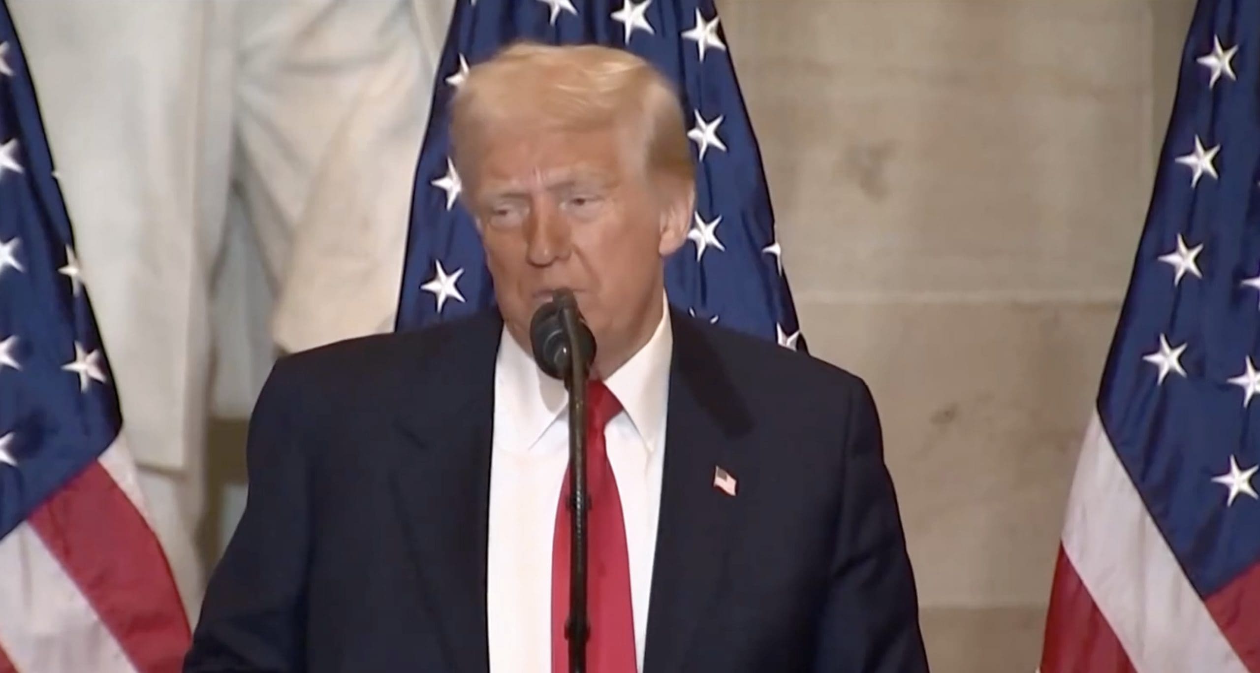 You are currently viewing Etats-Unis : Donald Trump appelle à la restauration de la foi et de l&rsquo;unité lors du petit-déjeuner National de Prière