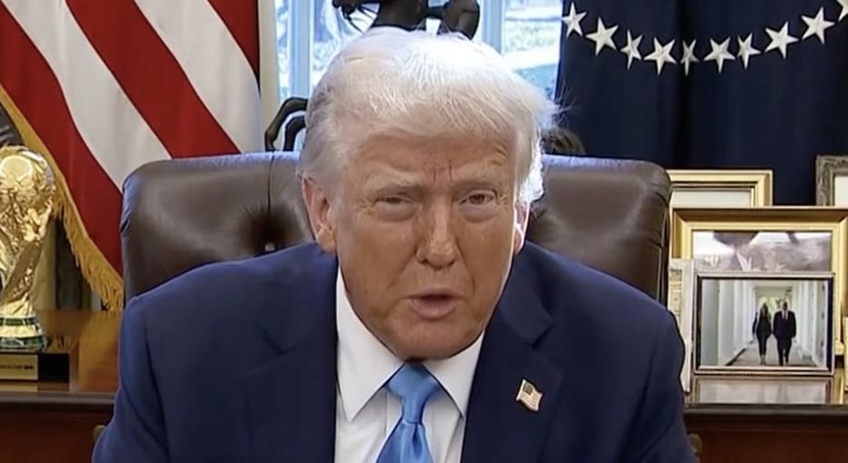 You are currently viewing Etats-Unis : Donald Trump menace l&rsquo;Iran de « destruction totale » après les révélations sur des tentatives d&rsquo;assassinat