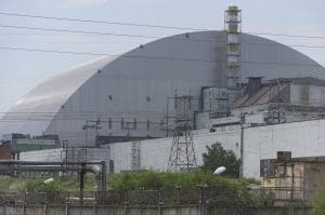 Lire la suite à propos de l’article Guerre en Ukraine : Zelensky accuse la Russie d&rsquo;avoir endommagé l&rsquo;arche de la centrale nucléaire de Tchernobyl