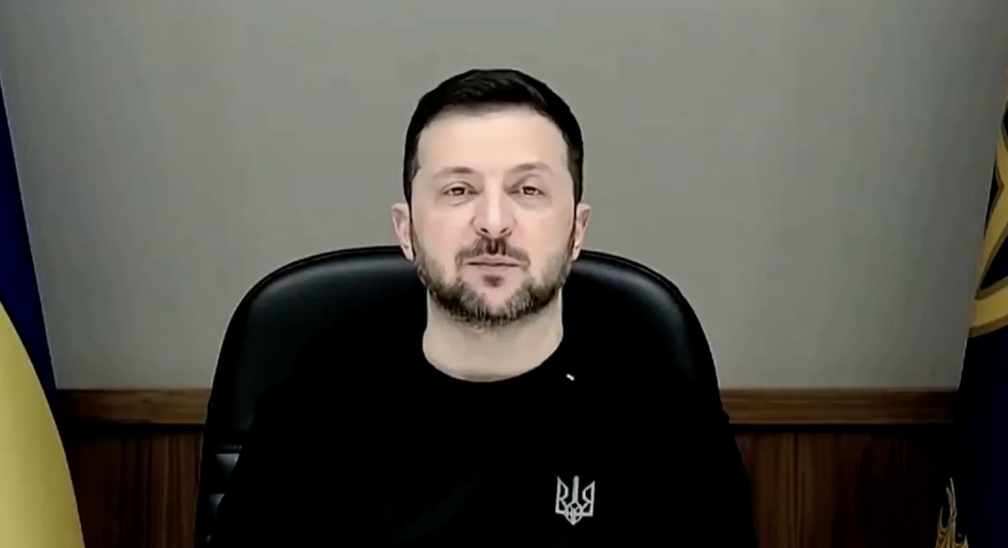 You are currently viewing Guerre en Ukraine : Zelensky ouvert à des négociations directes avec Poutine, mais les conditions restent floues
