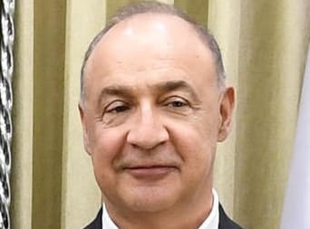 You are currently viewing Qui est Len Blavatnik, le milliardaire derrière DAZN et financeur du football français ?