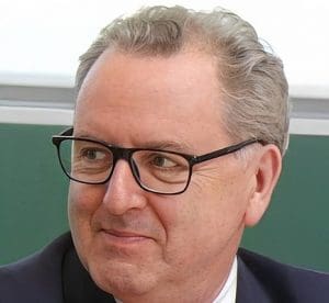 Lire la suite à propos de l’article Richard Ferrand au Conseil constitutionnel – la gauche et LR dénoncent l&rsquo;abstention du RN