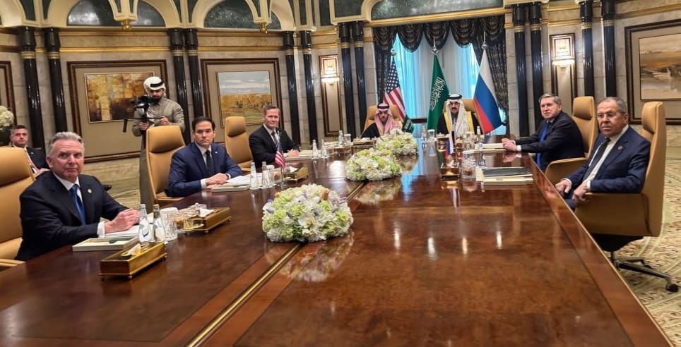 You are currently viewing Riyad : Washington et Moscou renouent le dialogue et évoquent de futures collaborations géopolitiques et économiques