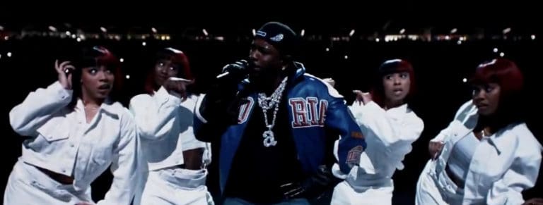 Lire la suite à propos de l’article Super Bowl 2025 : Kendrick Lamar tacle Drake et Donald Trump