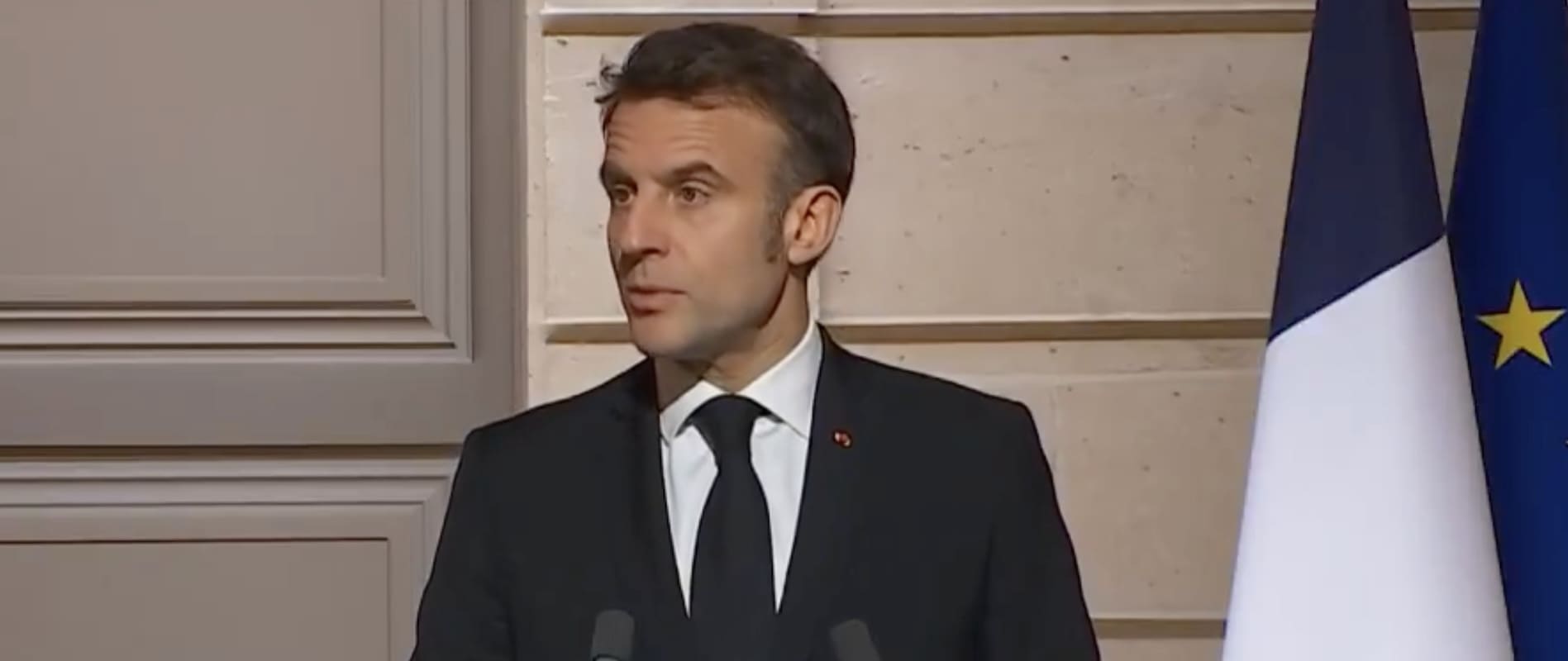 You are currently viewing Emmanuel Macron exprime son soutien à la Moldavie face à « la menace russe » lors de la réception de Maia Sandu