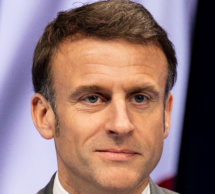 You are currently viewing Emmanuel Macron pousse à un « réveil » européen sur la défense et la dissuasion nucléaire