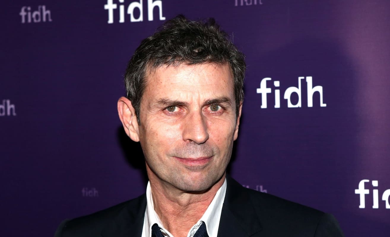 You are currently viewing Frédéric Taddeï prend les rênes de Marianne – Une vision entre indépendance et profondeur journalistique