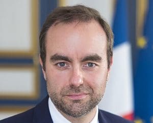 Lire la suite à propos de l’article La France mobilise 195 millions d’euros pour l’Ukraine grâce aux intérêts des avoirs russes gelés