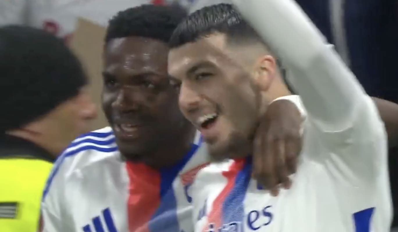 You are currently viewing Ligue Europa : L&rsquo;OL écrase Bucarest et se prépare à défier Manchester United en quart de finale