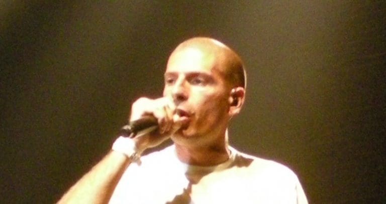 Lire la suite à propos de l’article Macron valide l’Économie de guerre : Akhenaton dénonce un système au service des ultra-riches