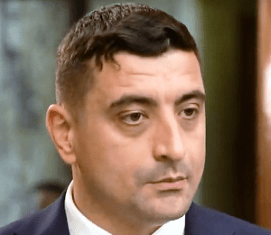 Lire la suite à propos de l’article Présidentielle en Roumanie : L&rsquo;extrême droite se mobilise avec de nouveaux candidats après l&rsquo;exclusion de Călin Georgescu