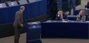 Lire la suite à propos de l’article UE : L’indignation de l&rsquo;eurodéputé belge Marc Botenga face au mépris du ministre polonais Adam Szłapka sur Gaza