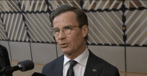 Lire la suite à propos de l’article UE : Ulf Kristersson plaide pour un renforcement de l’industrie de défense européenne et un soutien accru à l’Ukraine