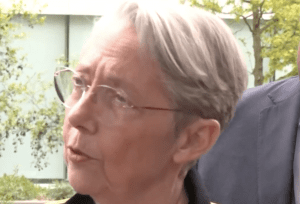 Lire la suite à propos de l’article Attaque au couteau à Nantes : Élisabeth Borne renforce sa ligne