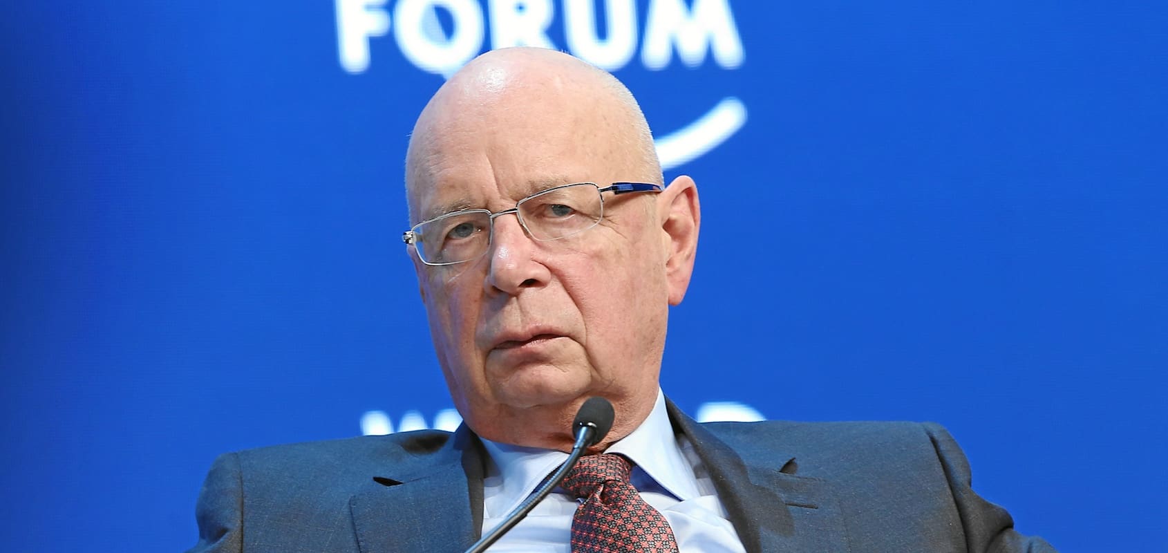 You are currently viewing Davos : Klaus Schwab poussé vers la sortie après 55 ans à la tête du Forum économique mondial ?