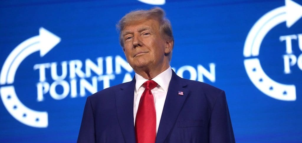 You are currently viewing États-unis : Trump temporise face à la Chine et rassure les marchés sur la Fed