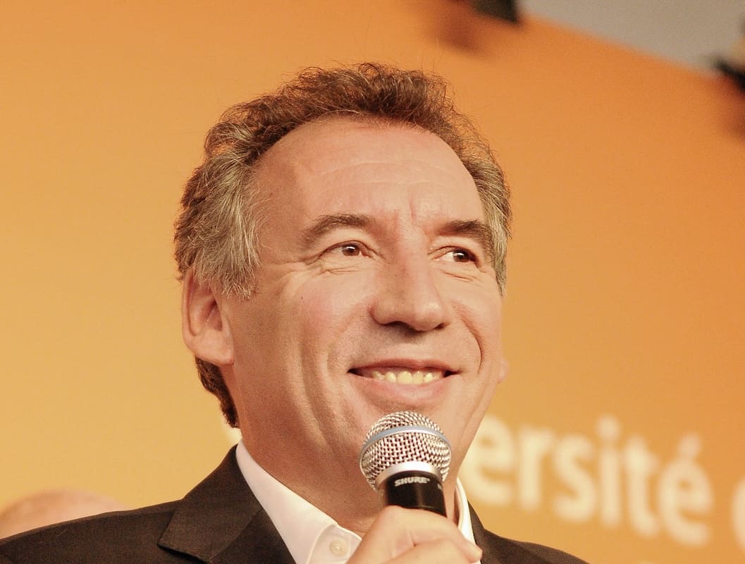 You are currently viewing François Bayrou : Un centriste au cœur de la Commission trilatérale