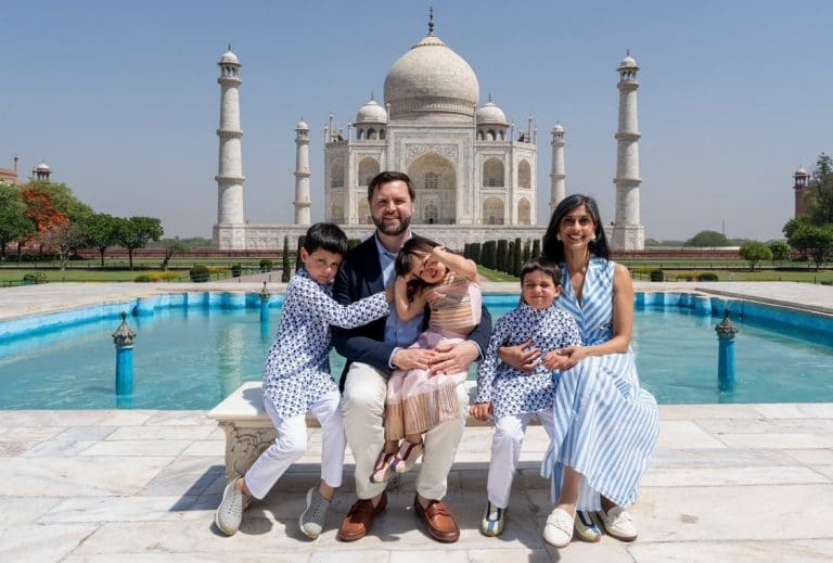 Lire la suite à propos de l’article Guerre en Ukraine : J.D. Vance pousse Kiev et Moscou à un accord sous peine de retrait américain