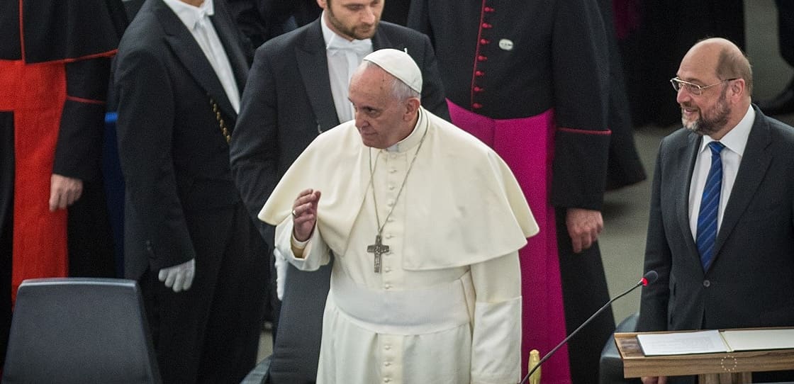 You are currently viewing Mort du pape François : Le pontife jésuite proche des élites mondialistes meurt un lundi de Pâques