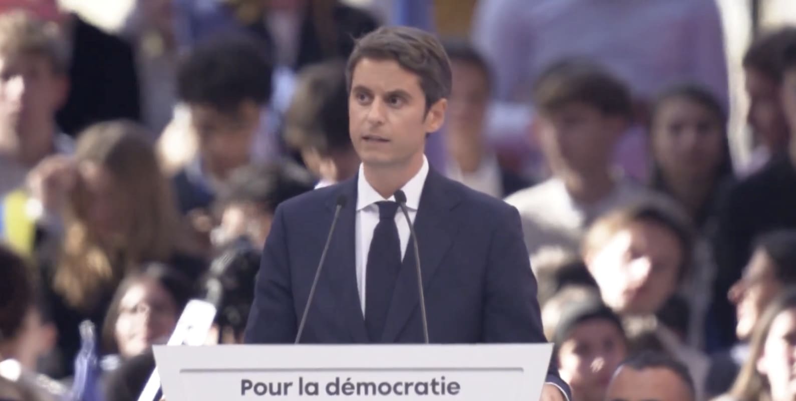 You are currently viewing Saint-Denis : Gabriel Attal dénonce les attaques de l&rsquo;extrême droite contre la justice et les institutions