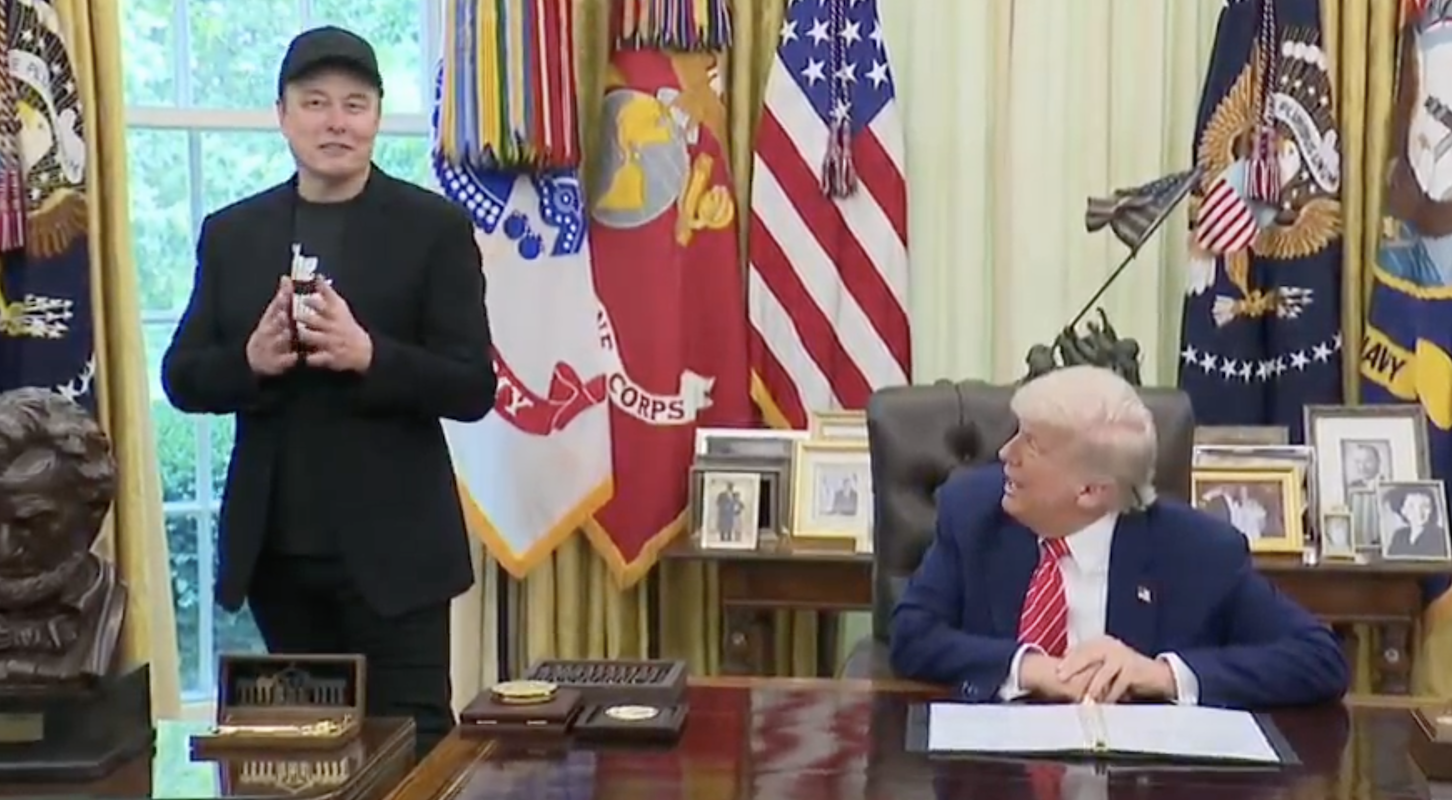 You are currently viewing États-Unis : Elon Musk ironise sur son œil au beurre noir : « Je n’étais pas en France »