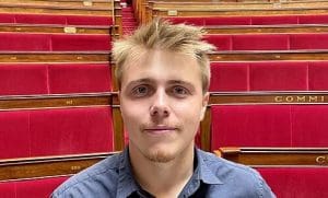 Lire la suite à propos de l’article Louis Boyard dénonce le rapport commandé par Emmanuel Macron sur les Frères musulmans de « complotiste »