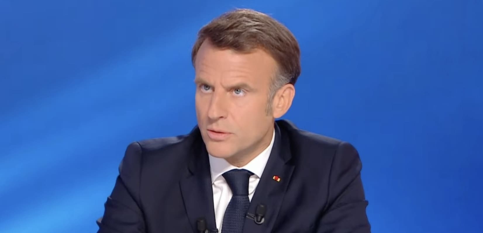 You are currently viewing Macron prêt à discuter du parapluie nucléaire européen à certaines conditions 