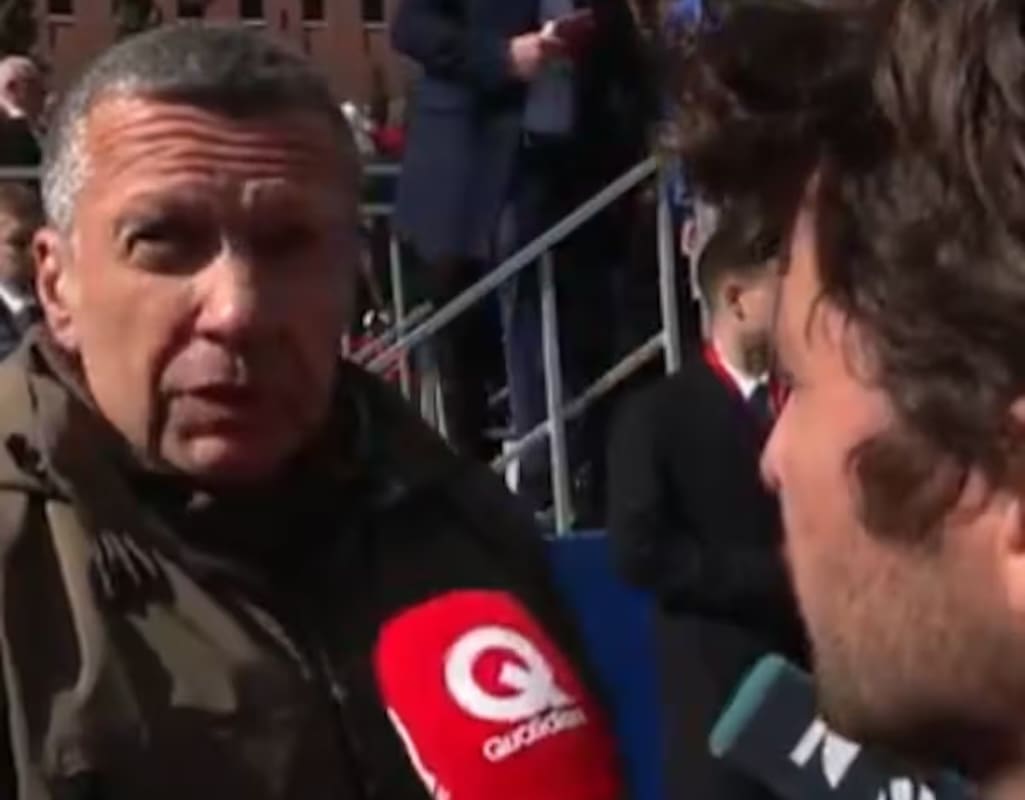 You are currently viewing Russie : Vladimir Soloviev prend à partie la France au micro de Quotidien