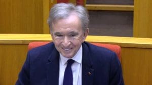 Lire la suite à propos de l’article Sénat : Bernard Arnault met en garde contre l’ingérence de l’État et tacle les médias