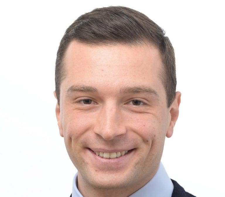 Lire la suite à propos de l’article Voile pour mineures : Jordan Bardella dénonce un revirement de Gabriel Attal