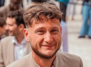 Lire la suite à propos de l’article Dissolution de la Jeune Garde : Raphaël Arnault contre-attaque et appelle à l’unité antifasciste