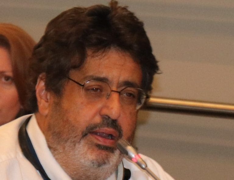 Lire la suite à propos de l’article Émeutes à Paris : le tweet polémique de Meyer Habib relance les critiques sur son passé judiciaire