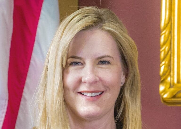 Lire la suite à propos de l’article États-Unis : une élue démocrate du Minnesota et son mari assassinés, le gouverneur dénonce un « acte de violence politique » 