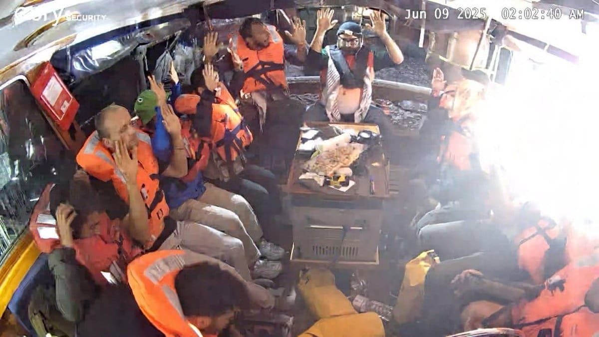 You are currently viewing Gaza : l’armée israélienne intercepte le bateau de Rima Hassan et Greta Thunberg