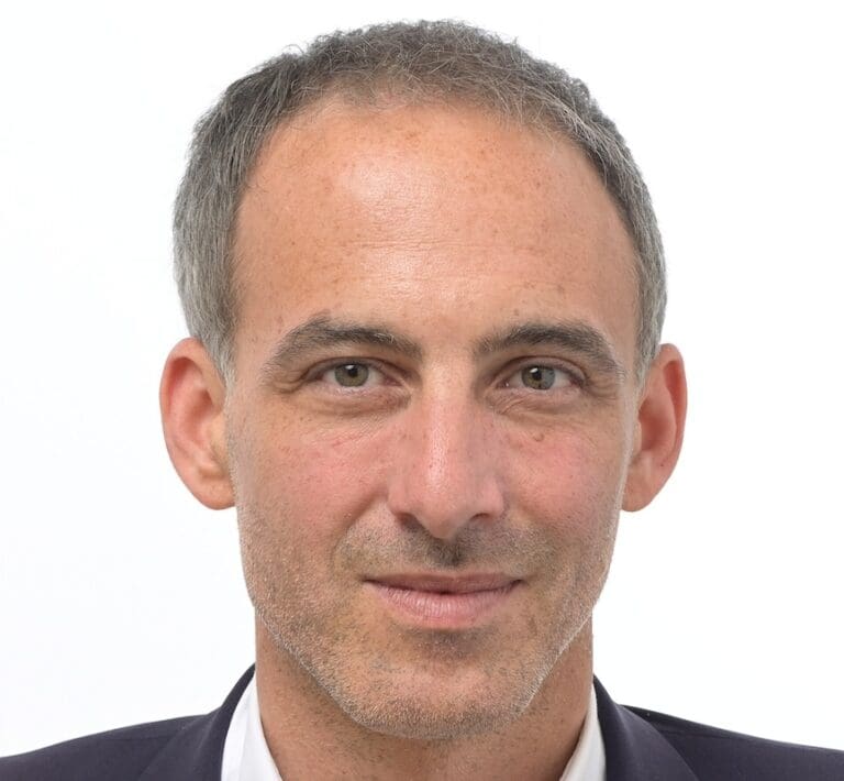 Lire la suite à propos de l’article Glucksmann confronté à la question du conflit d’intérêts : « Elle, c’est elle. Moi, c’est moi »