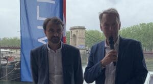 Lire la suite à propos de l’article Grégory Doucet et Bruno Bernard saluent le départ de John Textor de l’OL