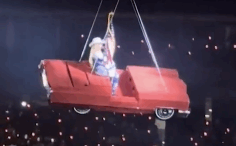 Lire la suite à propos de l’article Houston : frayeur pour Beyoncé, sa Cadillac suspendue bascule en plein concert