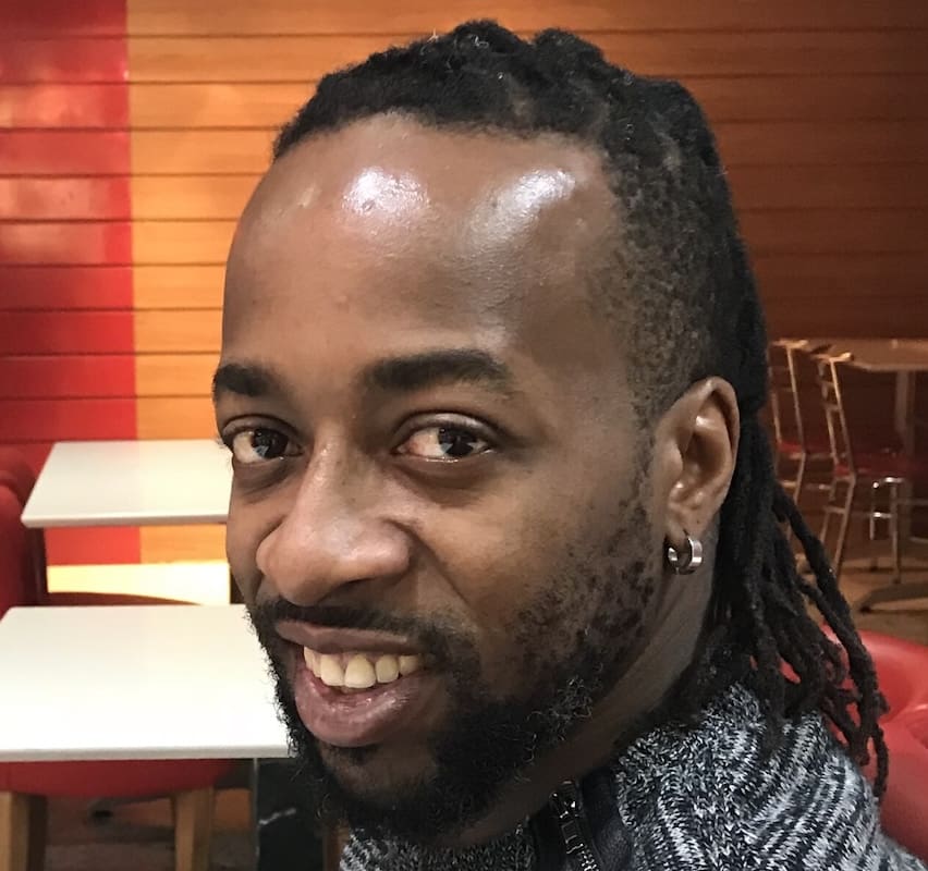 You are currently viewing Football : Sidney Govou fustige John Textor après l&rsquo;annonce de la relégation de l’OL en Ligue 2