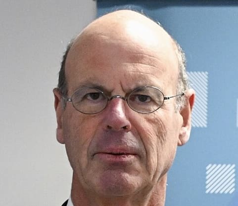 Lire la suite à propos de l’article MaPrimeRénov’ suspendue : Eric Lombard promet un retour du dispositif « avant la fin de l’année »