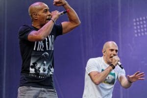 Lire la suite à propos de l’article Marseille : Les membres du groupe IAM et leurs invités mettent le feu au Vélodrome